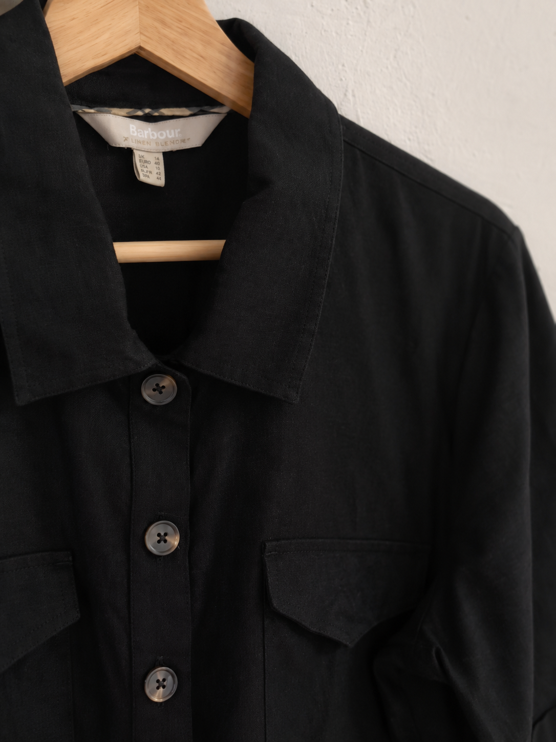 Barbour 100% Linen Black Short Sleeve Shirt - Detail